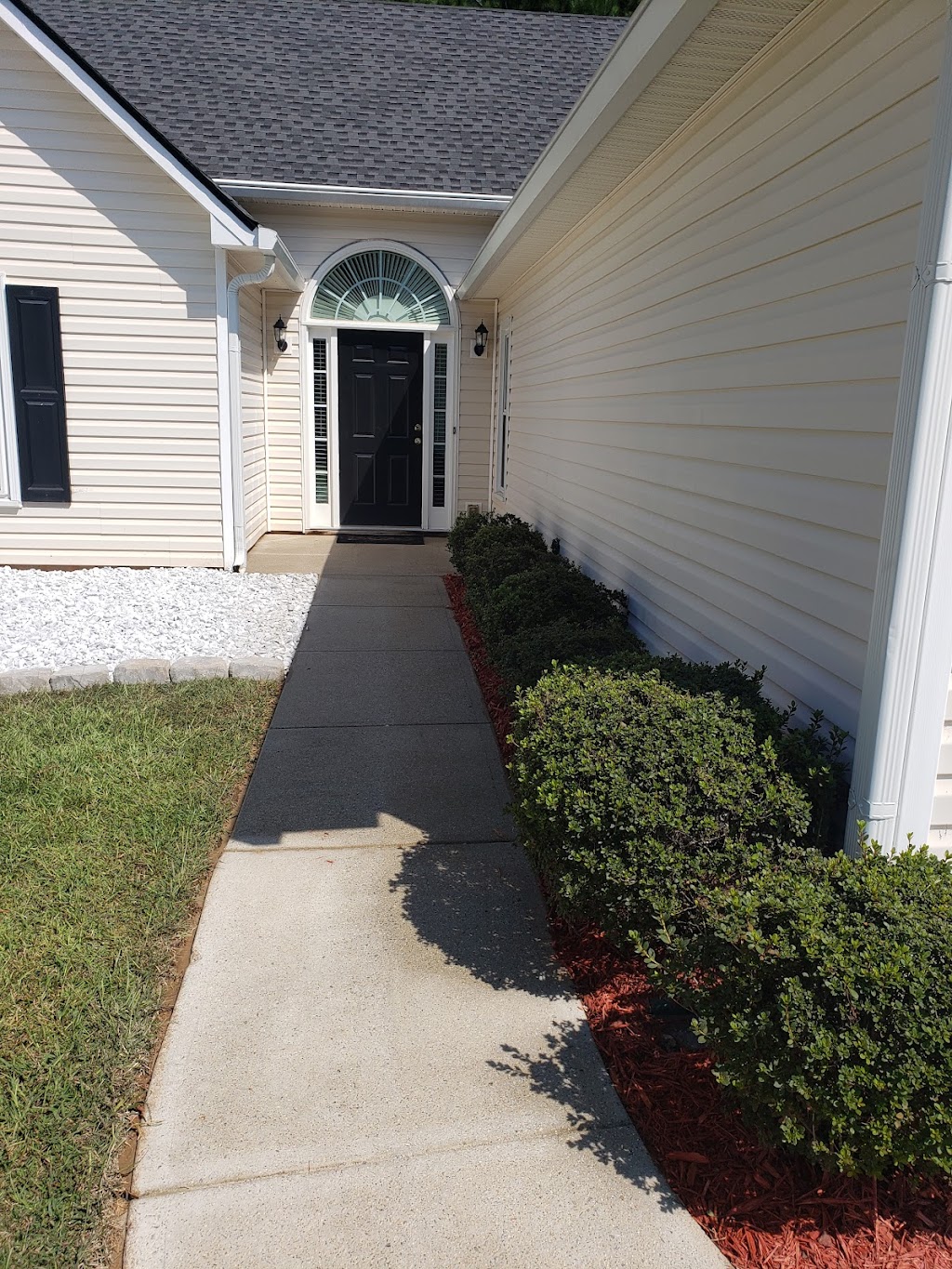 Commercial pressure washing service